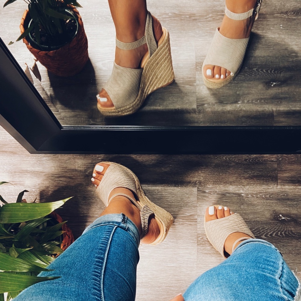 Nicole Wedges